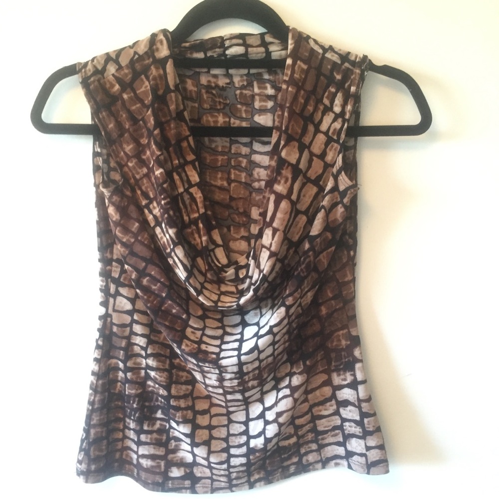 - 🔥3FOR$30🔥 Sleeveless Cowlneck top
